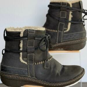 UGG Australia Cove Winter Ankle Boots Womens Size 6 Black Leather Lace